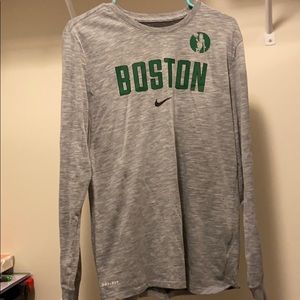 Nike unisex celtics shirt